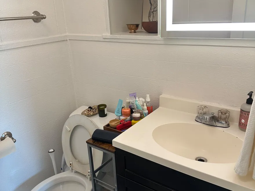 After apartment cleaning - spotless floors in a San Diego apartment